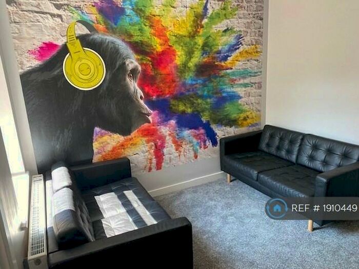 4 Bedroom Terraced House To Rent In Langley Road, Manchester, M14