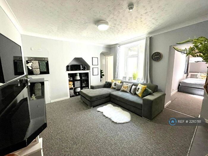 1 Bedroom Flat To Rent In Brighton, Brighton, BN2