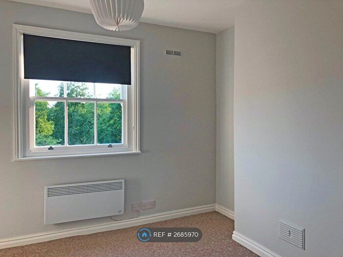 1 Bedroom Flat To Rent In Old Kent Road, London, SE1