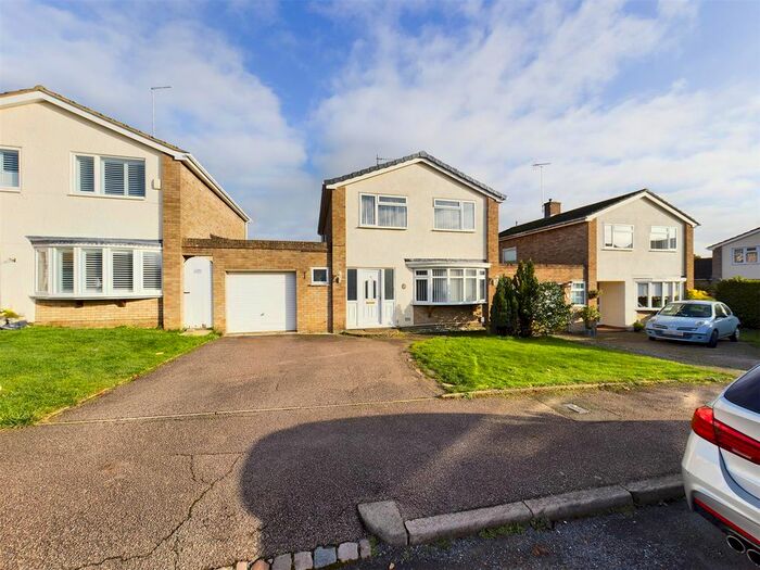 3 Bedroom Detached House For Sale In Marlowe Close, Stevenage, Hertfordshire, Jj., SG2