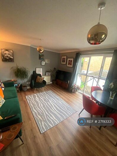 1 Bedroom Flat To Rent In Water Lane, London, SE14