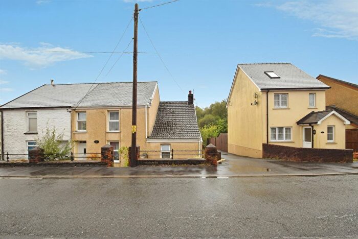 1 Bedroom Semi-Detached House For Sale In Carmarthen Road, Cross Hands, Llanelli, SA14
