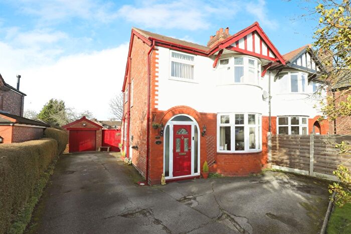 3 Bedroom Semi-Detached House For Sale In Manchester Road, Lostock Gralam, Northwich, CW9