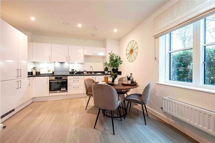 2 Bedroom Flat For Sale In Sunningdale Park, Berkshire, SL5