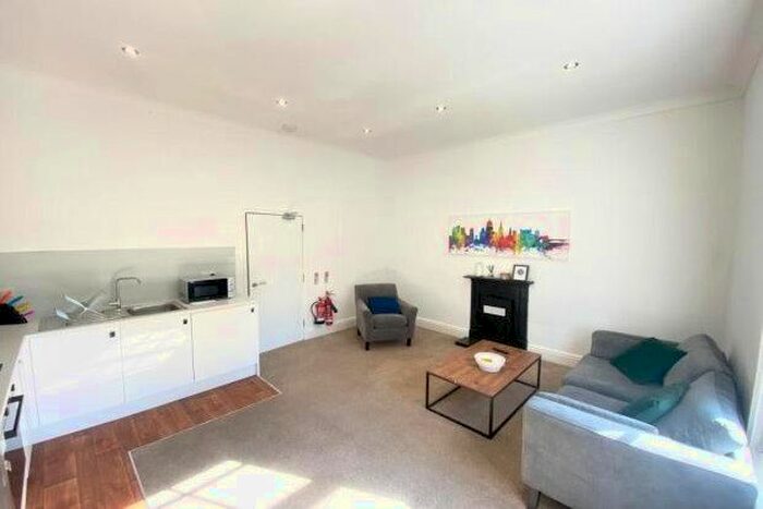 2 Bedroom Flat To Rent In Villa Road, Nottingham, NG3