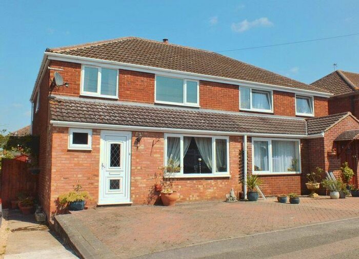 3 Bedroom House To Rent In South Avenue, Kidlington, OX5