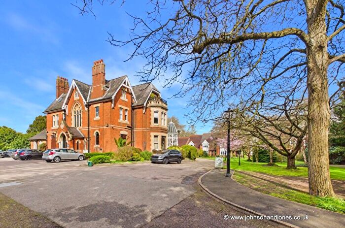 2 Bedroom Retirement Property For Sale In Burley Orchard, Chertsey, Surrey, KT16