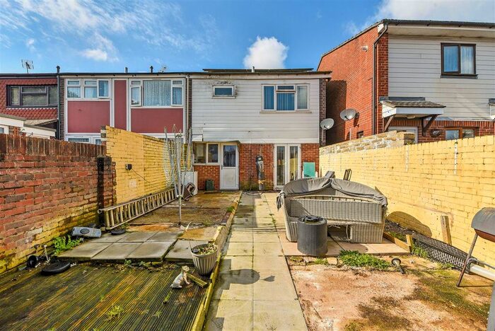 3 Bedroom Terraced House For Sale In Flexford Gardens, Havant, PO9