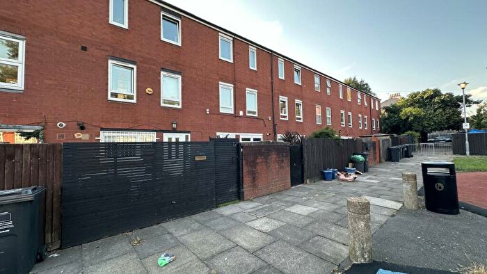 3 Bedroom Terraced House To Rent In Ambleside Close, Homerton, E9