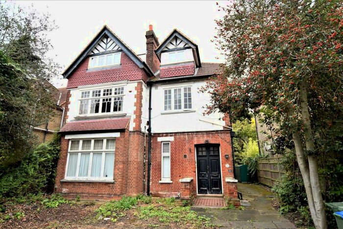 2 Bedroom Flat To Rent In West Park, Mottingham, SE9