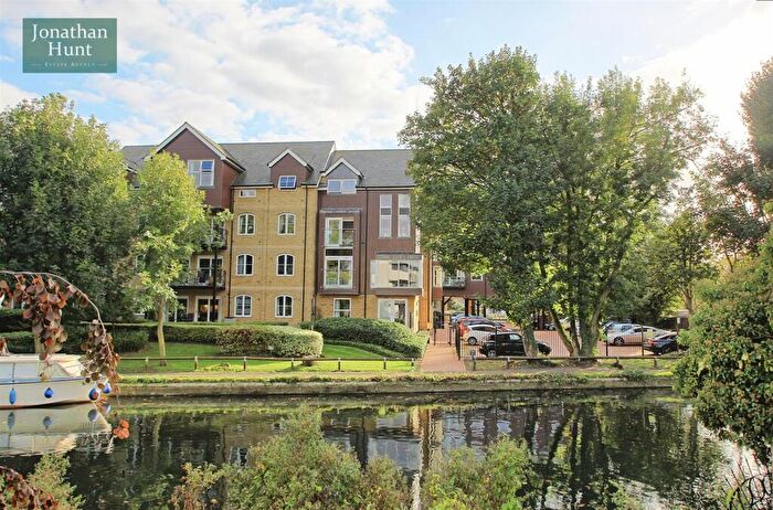 2 Bedroom Apartment For Sale In Fusion Court, Ware Town Centre, SG12