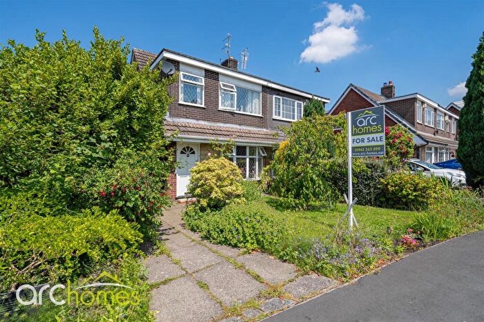 3 Bedroom Semi-Detached House For Sale In Rydal Close, Astley, Tyldesley, Manchester, M29