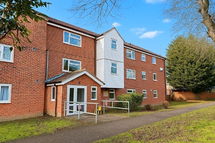 2 Bedroom Flat To Rent In Boston Avenue, Rayleigh, SS6