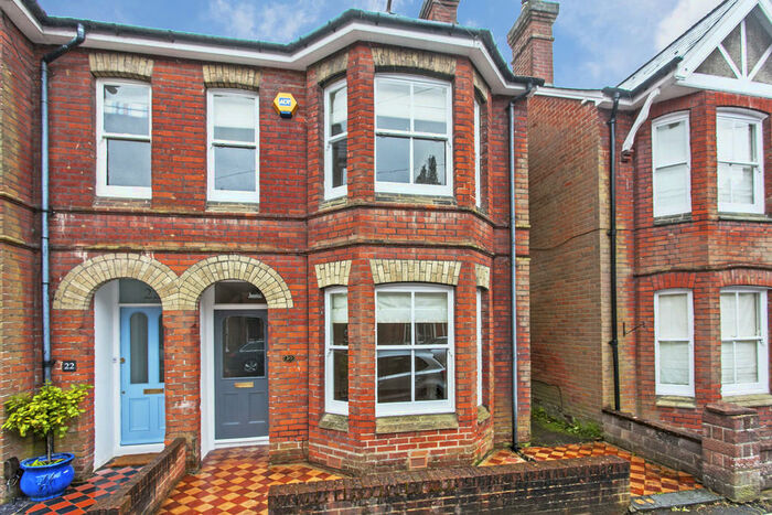 4 Bedroom Semi-Detached House To Rent In Nuns Road, Winchester, SO23