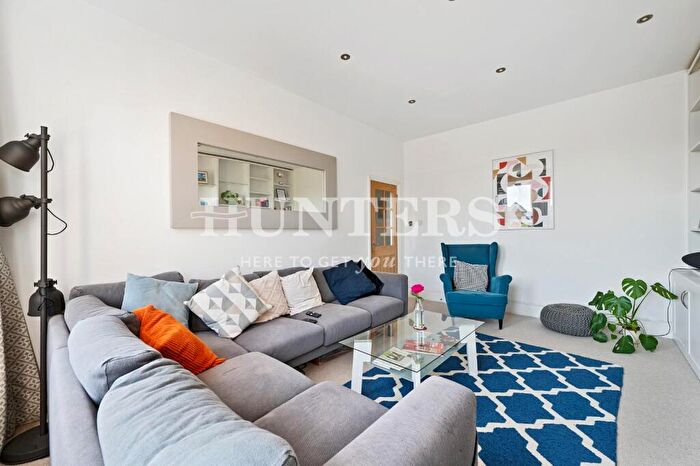 3 Bedroom Flat For Sale In Honeybourne Road, West Hampstead, NW6