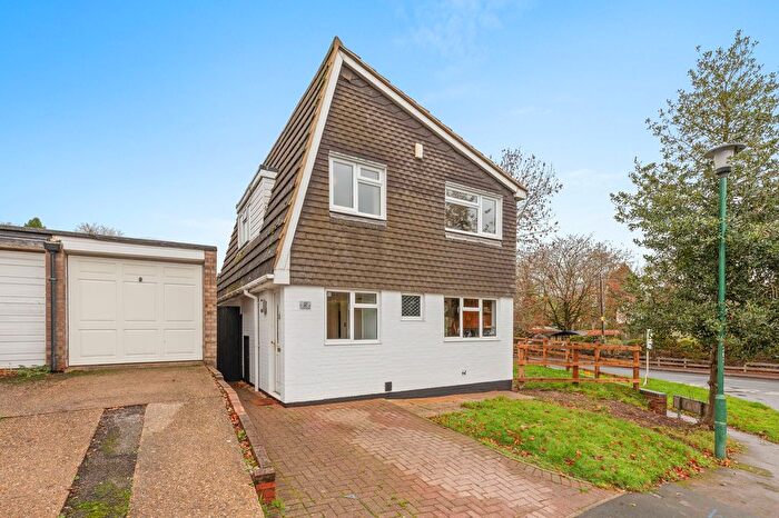 4 Bedroom Detached House For Sale In Fromer Road, Wooburn Green, HP10