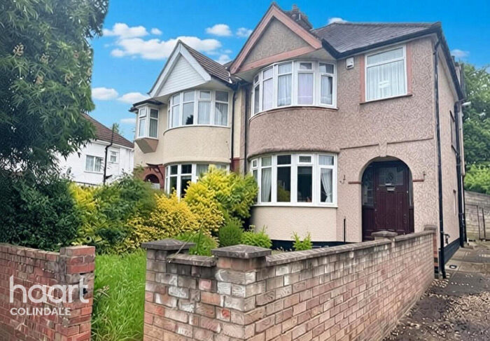 3 Bedroom Semi-Detached House For Sale In Colin Crescent, NW9