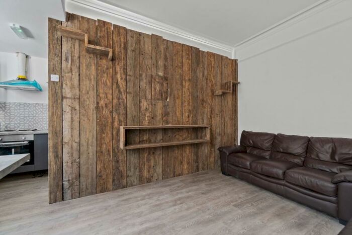 4 Bedroom Terraced House To Rent In North Road East, Plymouth, Devon, PL4