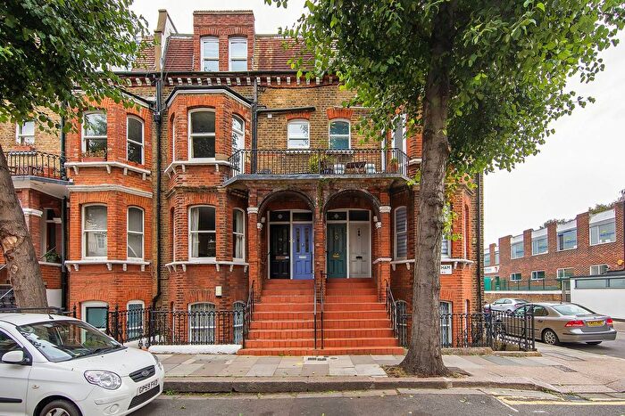 1 Bedroom Flat To Rent In Crookham Road, Parsons Green, London, SW6