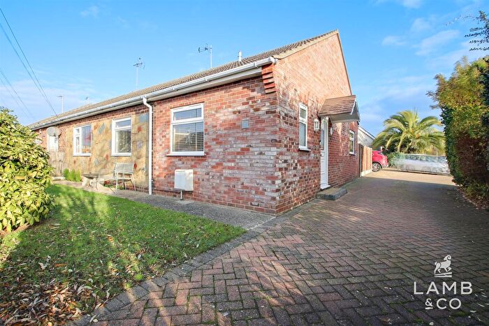2 Bedroom Semi Detached Bungalow For Sale In Pauls Way, Clacton-On-Sea, CO15