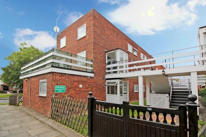 3 Bedroom Maisonette To Rent In Sevenoaks Road, Orpington, Kent, BR6