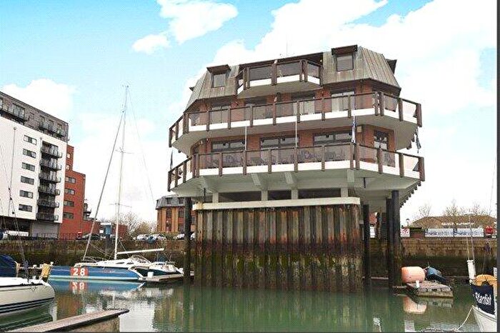 3 Bedroom Apartment For Sale In Channel Way, Ocean Village, Southampton, SO14
