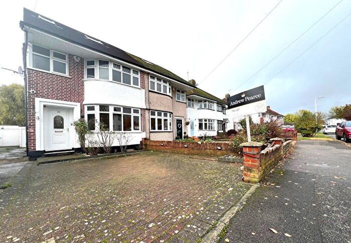 4 Bedroom Semi Detached House To Rent In Pavilion Way, Ruislip, HA4