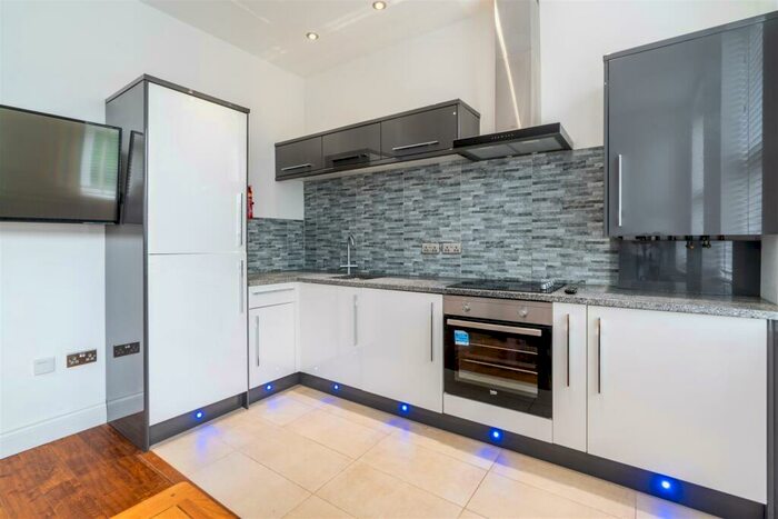 2 Bedroom Flat To Rent In Lansdowne Terrace, Gosforth, NE3