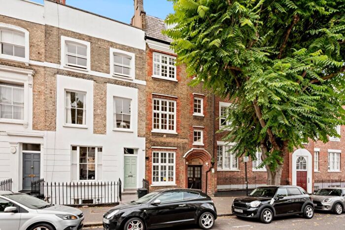 3 Bedroom Flat To Rent In Unity Hall, Florence Street, N1