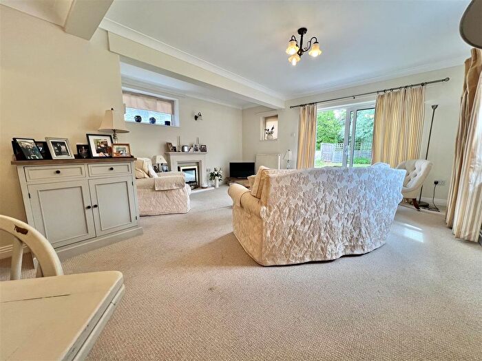 2 Bedroom Barn Conversion For Sale In Shorts Green Lane, Motcombe, Shaftesbury, SP7