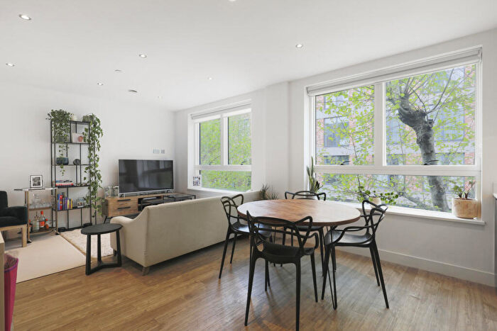 2 Bedroom Apartment For Sale In Winsor Building, London, E3