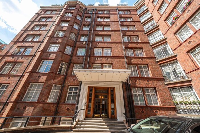 3 Bedroom Flat For Sale In Oakwood Court, London, W14