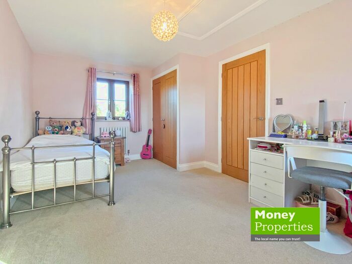 5 Bedroom Detached House For Sale In Hingham Road, Great Ellingham, Attleborough NR17