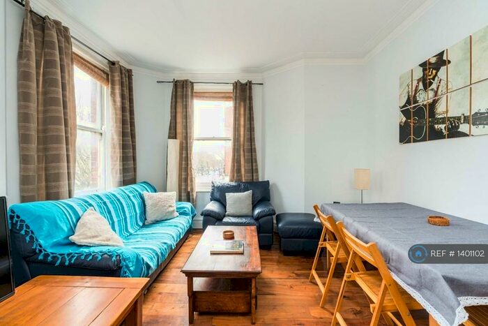 3 Bedroom Flat To Rent In Stamford Hill Mansions, London, N16