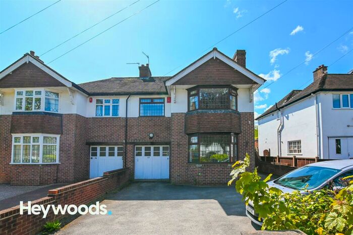 4 Bedroom Semi-Detached House To Rent In Dartmouth Avenue, Westlands, Newcastle-under-Lyme, ST5