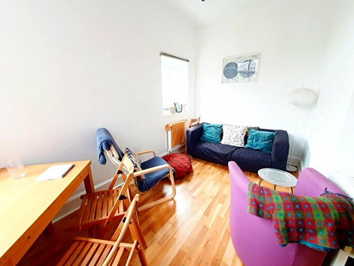 1 Bedroom Flat To Rent In Pakeman Street, Holloway, N7