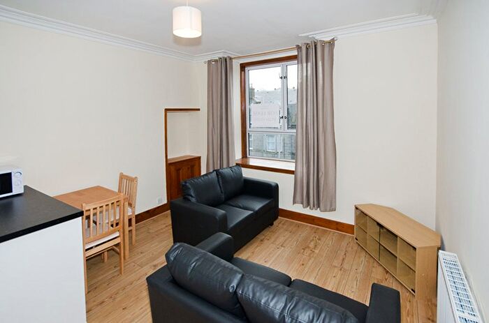2 Bedroom Flat To Rent In Victoria Road, Torry, Aberdeen, AB11