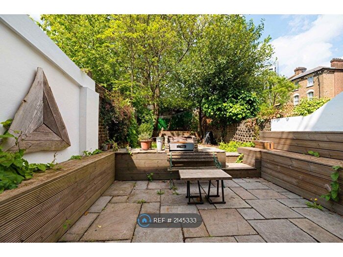 1 Bedroom Flat To Rent In Bellefields Road, London, SW9