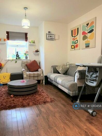 2 Bedroom Flat To Rent In Old Wardour Way, Newbury, RG14