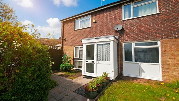 2 Bedroom Semi Detached House For Sale In Lark Rise, Hatfield, AL10