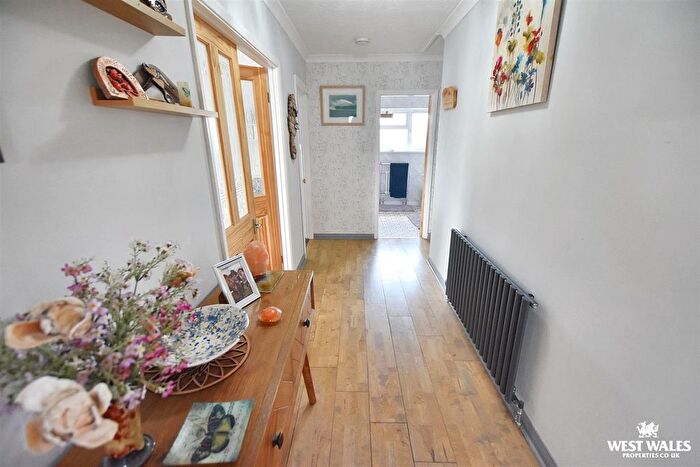 3 Bedroom Detached Bungalow For Sale In Silverstream Drive, Hakin, Milford Haven, SA73