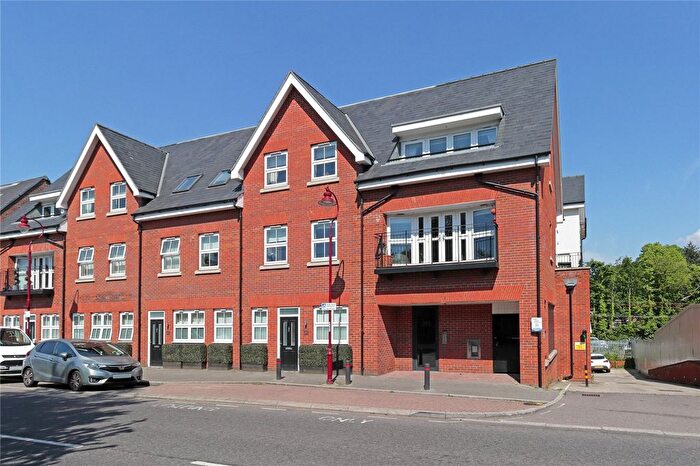 1 Bedroom Flat To Rent In Watling Street, Radlett, Hertfordshire, WD7
