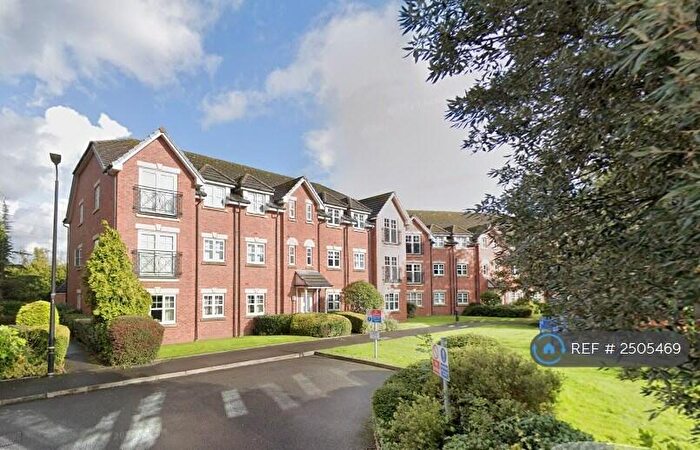 2 Bedroom Flat To Rent In Riding Close, Sale, M33