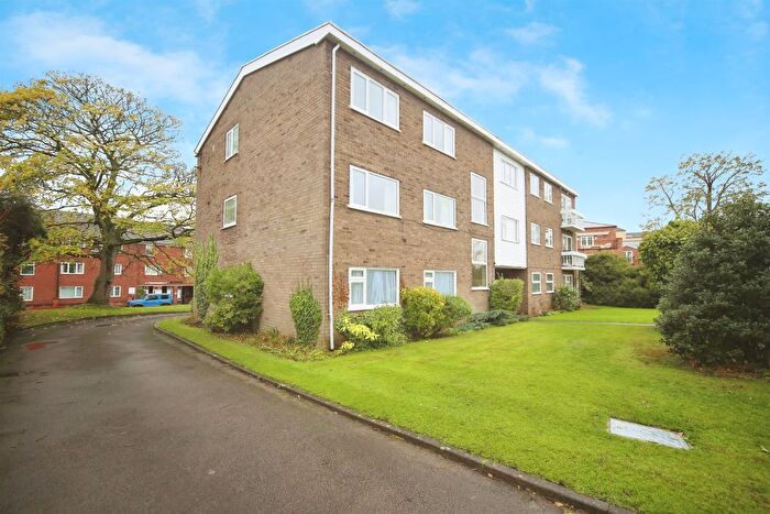 2 Bedroom Flat For Sale In Warwick Court, Stratford-Upon-Avon, CV37