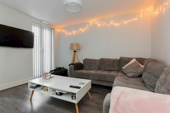 4 Bedroom Semi-Detached House To Rent In Needham Road, Liverpool, L7