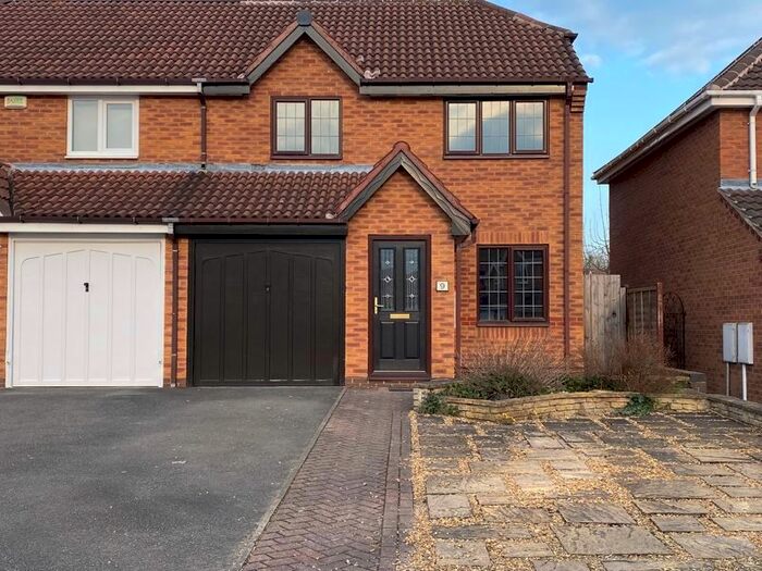 3 Bedroom Semi-Detached House To Rent In Ascott Drive, Newhall, Swadlincote, DE11