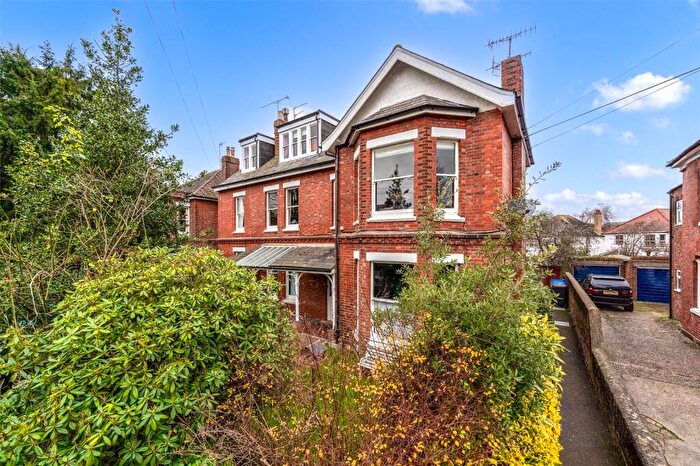 1 Bedroom Flat For Sale In Chaucer Road, Worthing, West Sussex, BN11