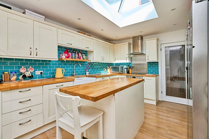 4 Bedroom Cottage For Sale In Elm Grove, Newport, Isle Of Wight, PO30