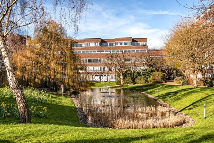 2 Bedroom Flat For Sale In Fair Acres, Bromley, BR2