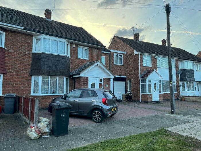 4 Bedroom Semi-Detached House To Rent In Saltcoates Avenue, Leicester, LE4